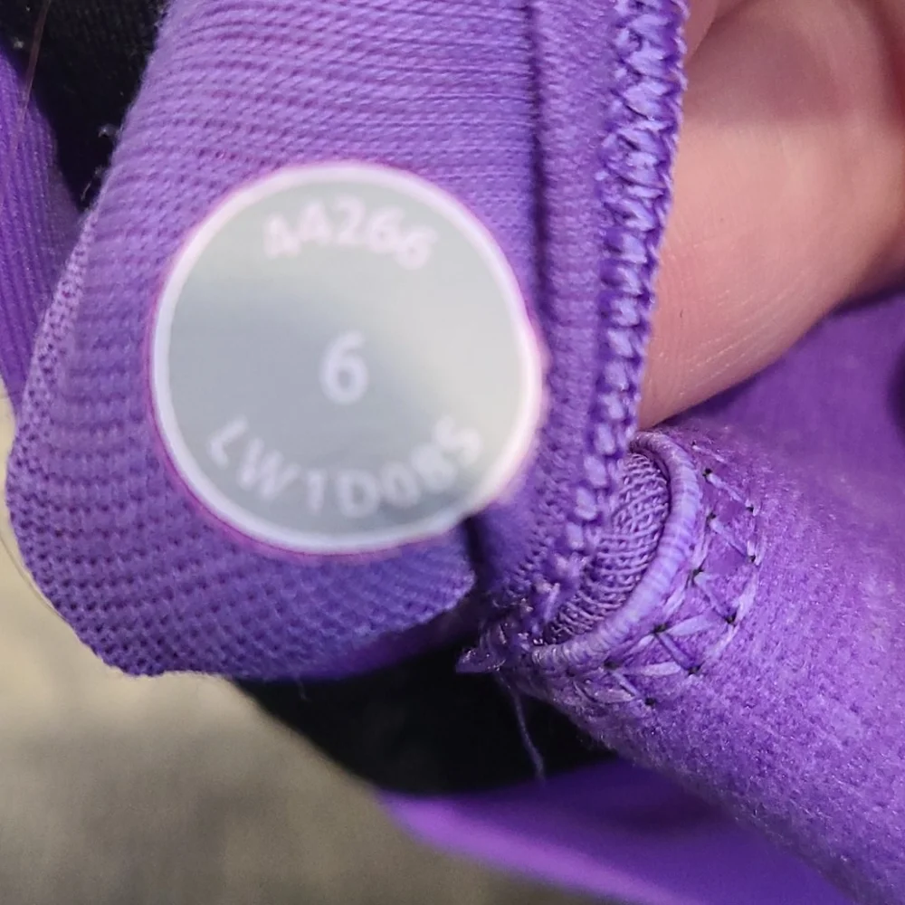 Lululemon Ignite Tank

Power Purple / Black - Picture 8 of 10